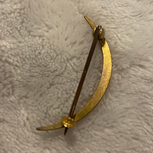 Victorian Gold Crescent Moon Brooch Pin. No markings - Picture 5 of 7